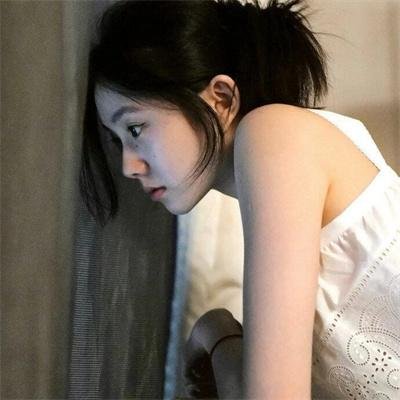 照片的她